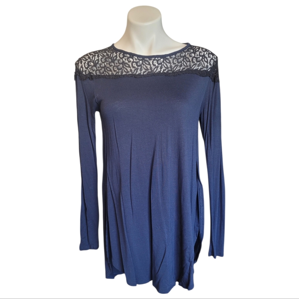 Old Navy Womens Medium Blue With Black Lace Accent Long Sleeve Top